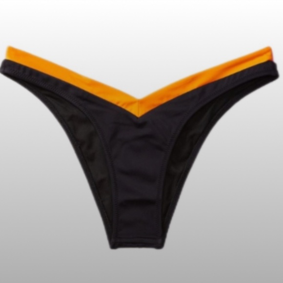 Victoria’s Secret Sets Bikini Bottom - Picture 1 of 1